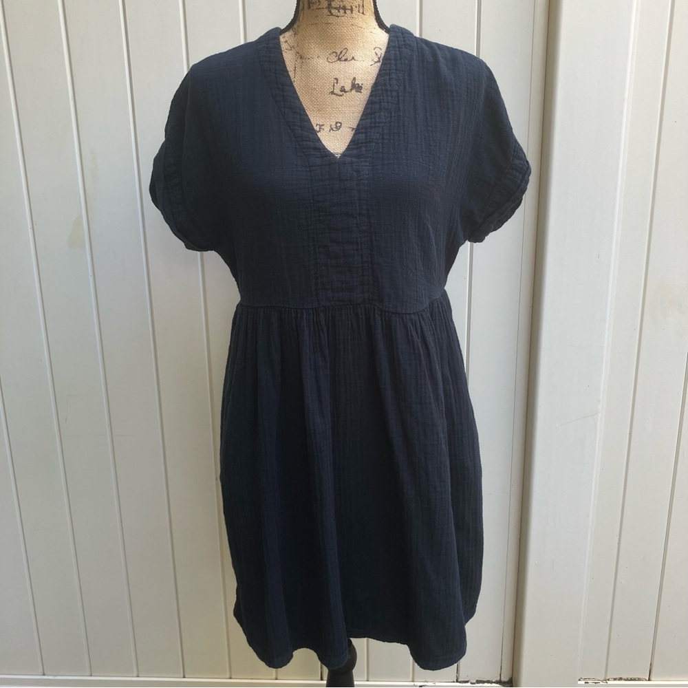 Universal Thread women’s dress XS short sleeve crinkle black pockets lagenlook